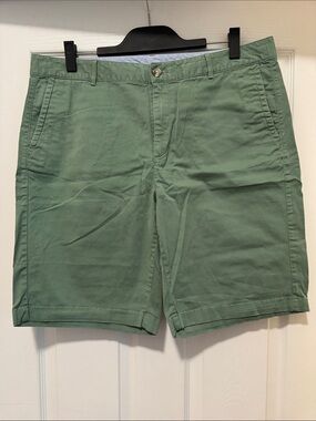 📌LL Bean 18M Green Chino Shorts